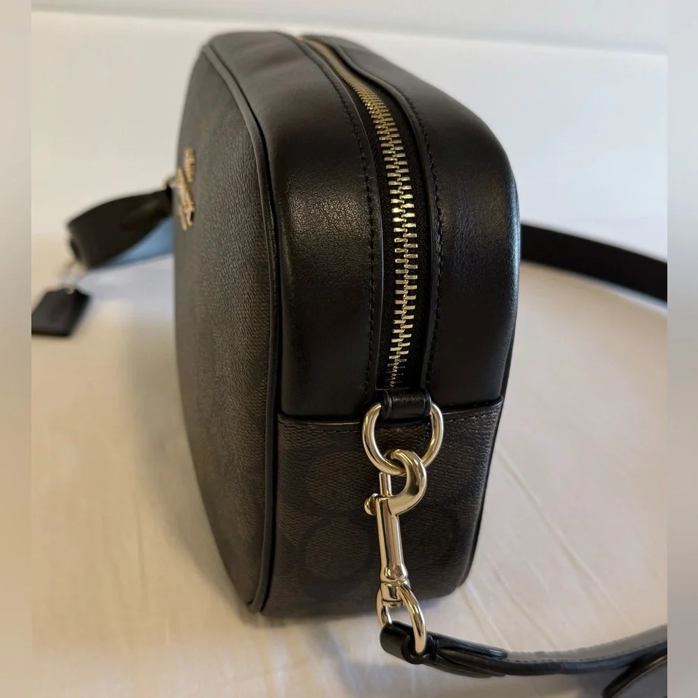 Coach Mini Jamie Camera Bag
Monogram Canvas Brown Black Leather
Crossbody - Picture 13 of 14